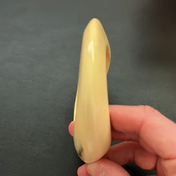 Vintage Plastic Bangle Bracelet, Cream, Black Swirl, Asymmetrical, Retro, Boho - Picture 6 of 9